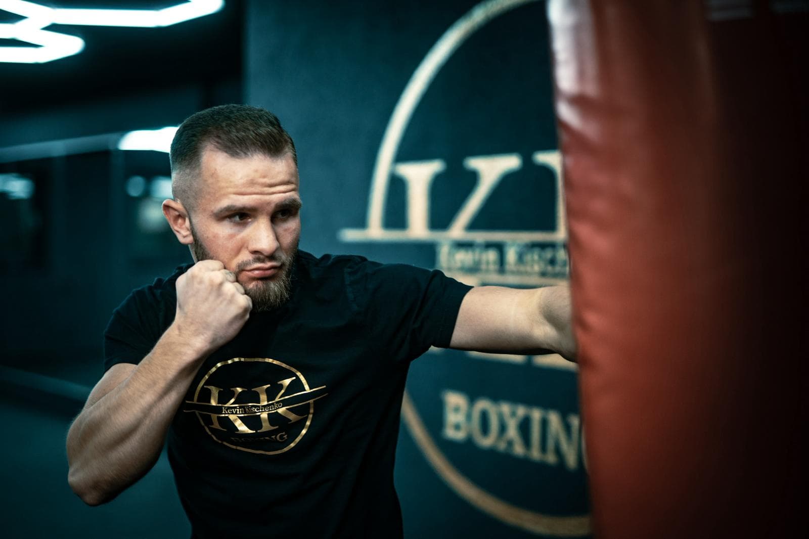 Kevin Kischenko im Profi-Ring — aktiver Profi-Boxer und Trainer
